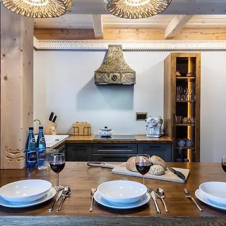 Moja Nad Potokiem 1868 アパート ザコパネ